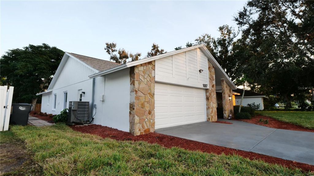 Image 30 of property listing at 1007 NW 82ND STREET, Bradenton, FL 34209