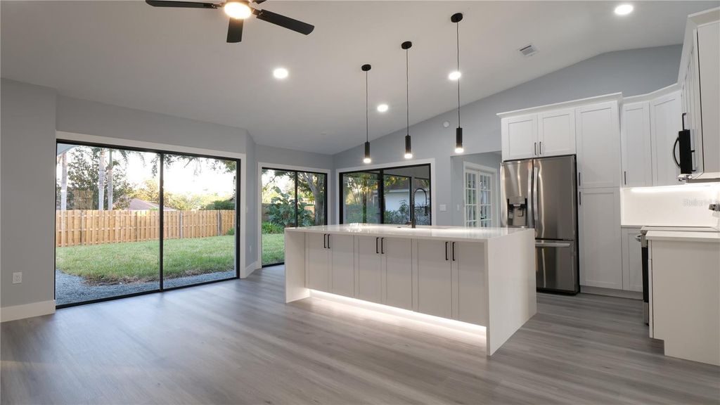 Image 4 of property listing at 1007 NW 82ND STREET, Bradenton, FL 34209