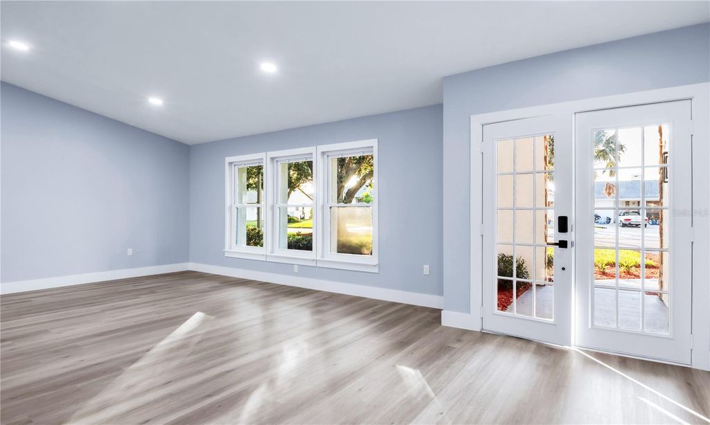 Image 7 of property listing at 1007 NW 82ND STREET, Bradenton, FL 34209