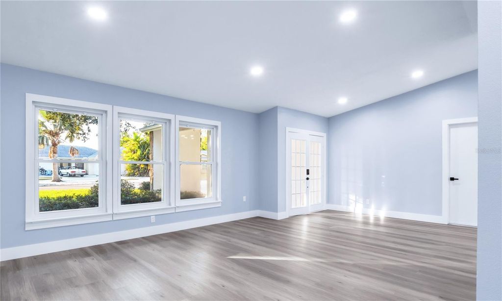 Image 8 of property listing at 1007 NW 82ND STREET, Bradenton, FL 34209