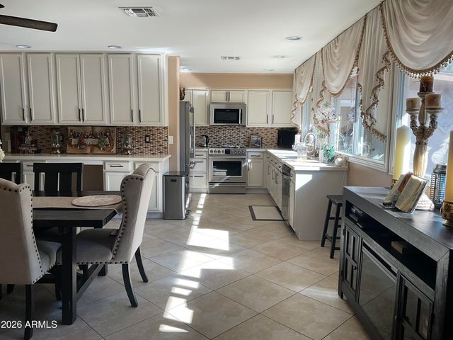 4801 W STATE Avenue, Glendale, AZ 85301