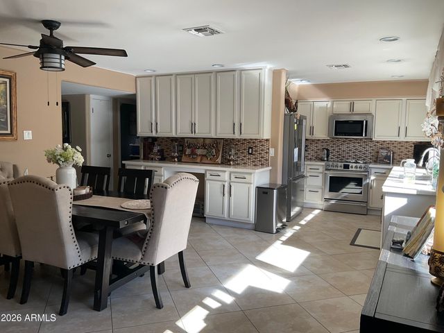 4801 W STATE Avenue, Glendale, AZ 85301