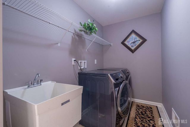 27 Potomac Avenue, Monroe, NJ 08831