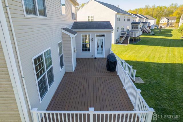 27 Potomac Avenue, Monroe, NJ 08831