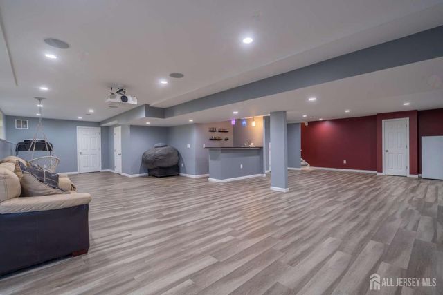 27 Potomac Avenue, Monroe, NJ 08831