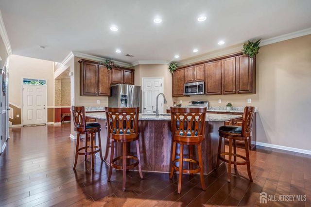 27 Potomac Avenue, Monroe, NJ 08831