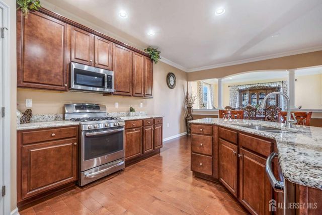 27 Potomac Avenue, Monroe, NJ 08831