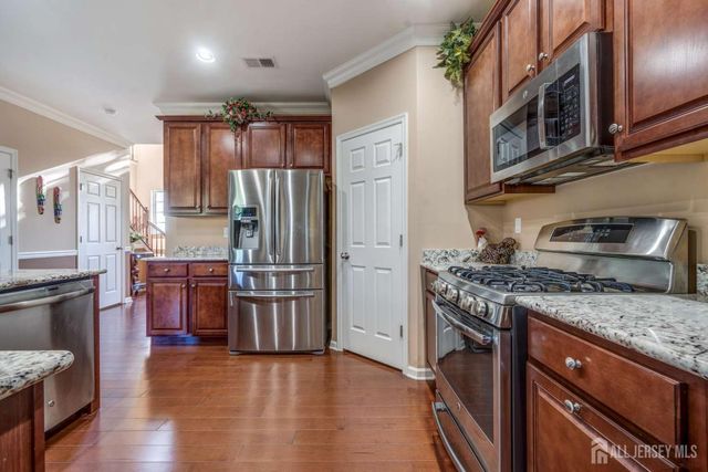 27 Potomac Avenue, Monroe, NJ 08831