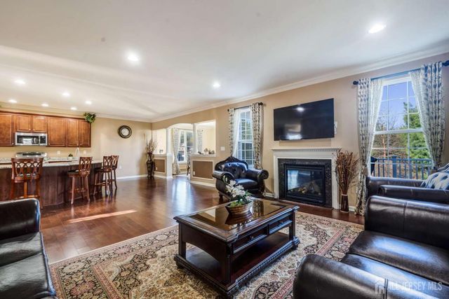 27 Potomac Avenue, Monroe, NJ 08831