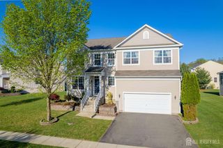 27 Potomac Avenue, Monroe, NJ 08831