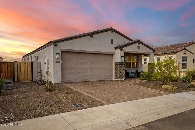 18123 W HIDDENVIEW Drive, Goodyear, AZ 85338