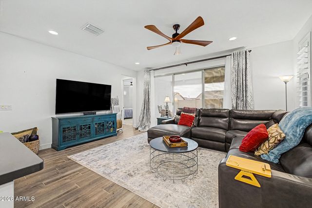 18123 W HIDDENVIEW Drive, Goodyear, AZ 85338