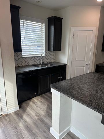 5038 Azalea Trace Drive, Houston, TX 77066