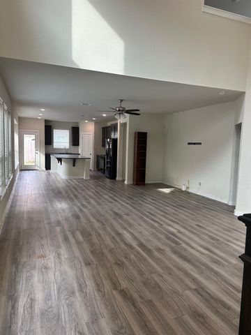 5038 Azalea Trace Drive, Houston, TX 77066