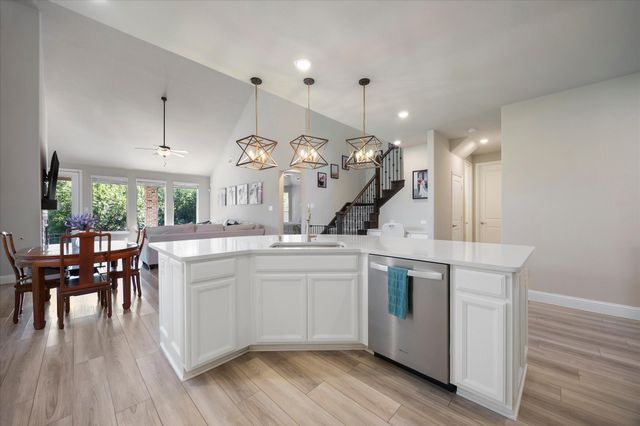 7504 Larson Lane, Rowlett, TX 75089