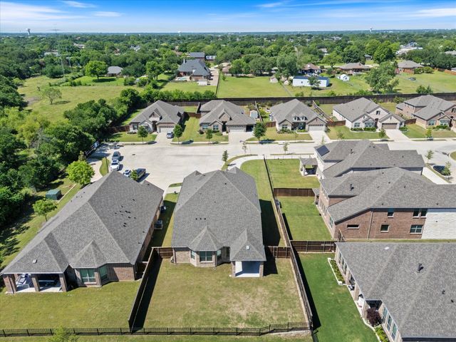 7504 Larson Lane, Rowlett, TX 75089