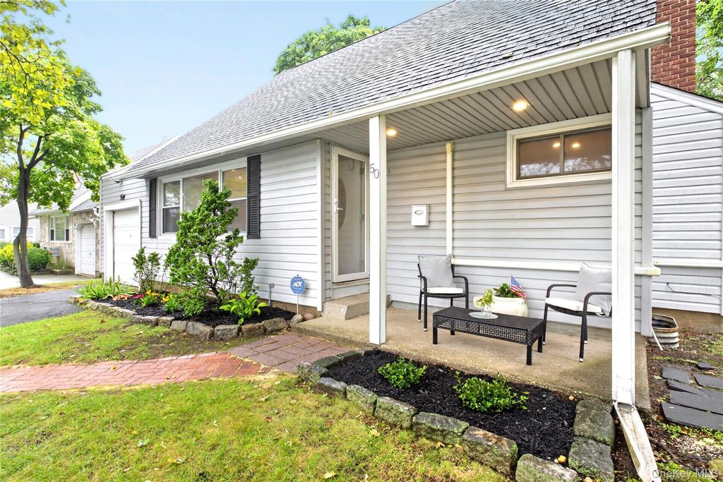 50 Commander Avenue, Garden City, NY 11530 — photo 4
