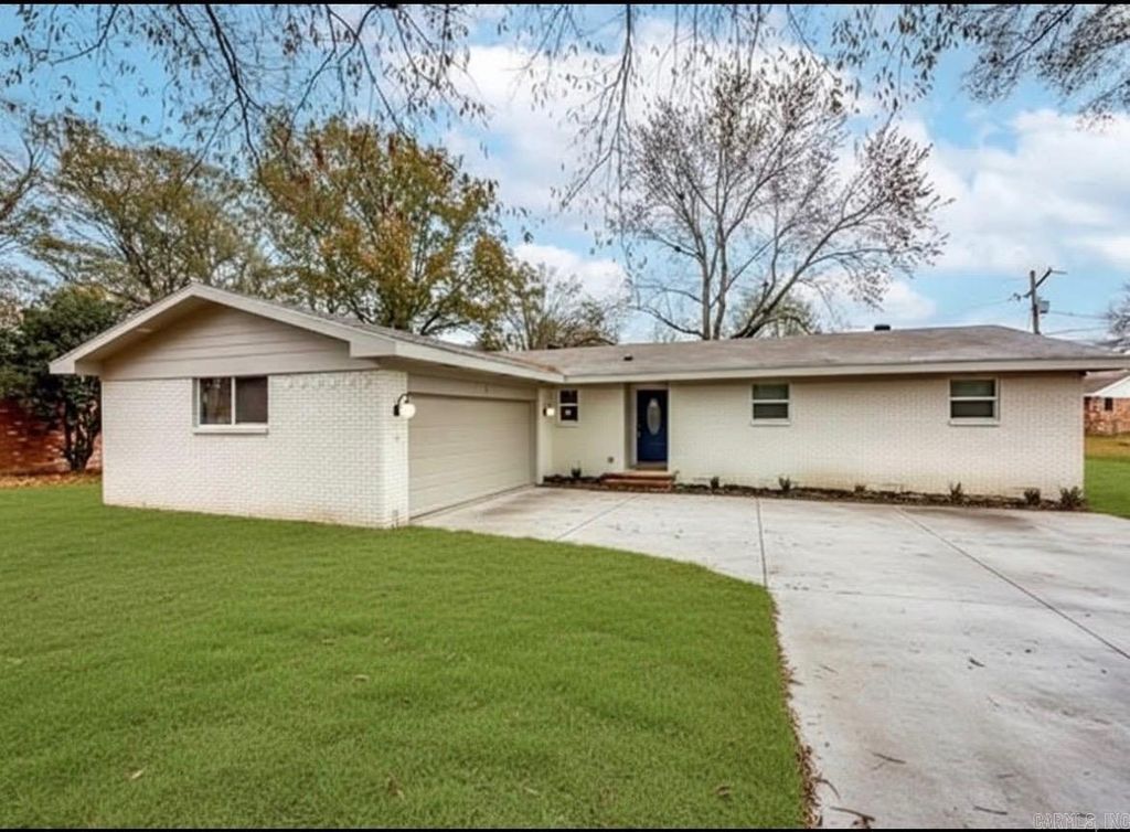 3 Dunfrettin Place, Sherwood, AR 72120