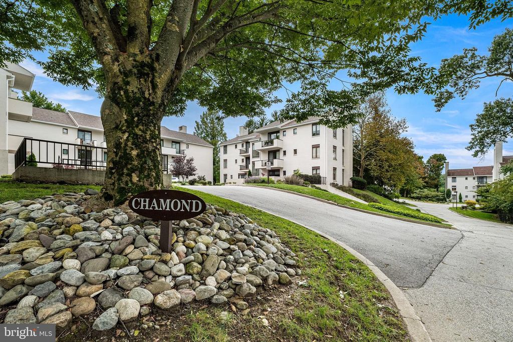 6 CHAMOND, DEVON, PA 19333 — exterior