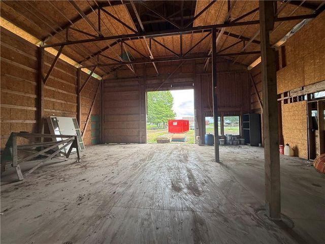 1411 S Hudnall Road, Oak Grove, MO 64075