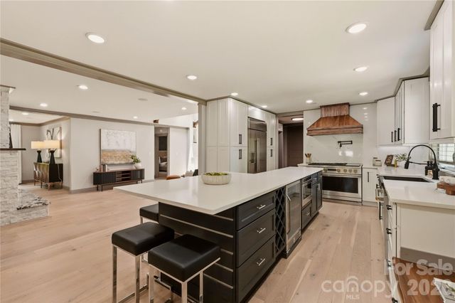 2919 Colony Road, Charlotte, NC 28211