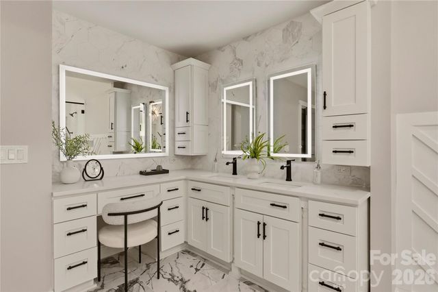 2919 Colony Road, Charlotte, NC 28211