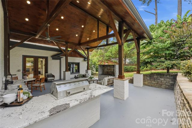 2919 Colony Road, Charlotte, NC 28211