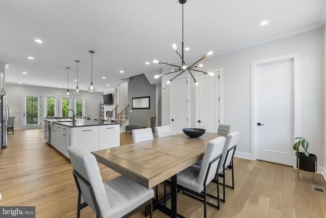 42464 MILDRED LANDING SQ, Ashburn, VA 20148