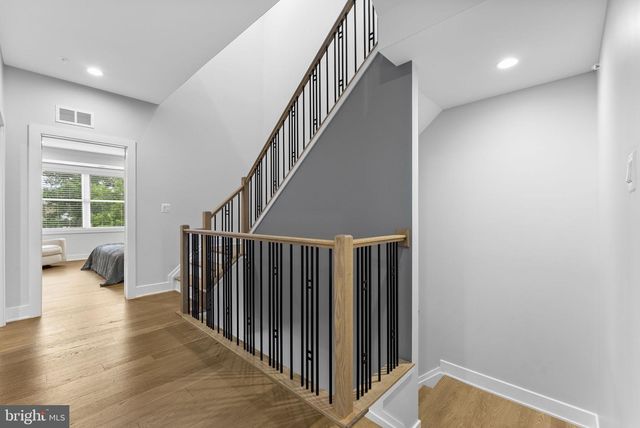 42464 MILDRED LANDING SQ, Ashburn, VA 20148