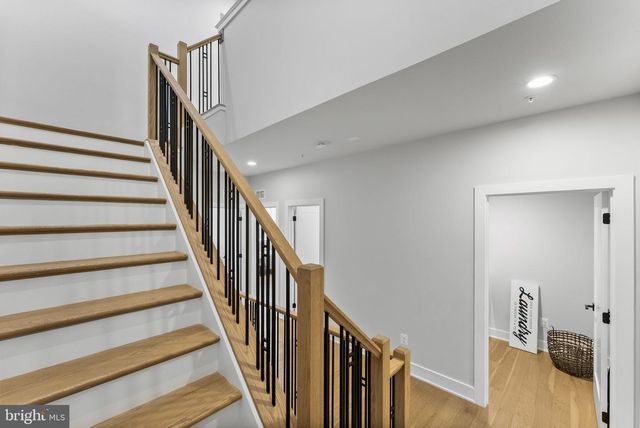 42464 MILDRED LANDING SQ, Ashburn, VA 20148