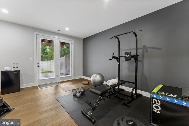 42464 MILDRED LANDING SQ, Ashburn, VA 20148