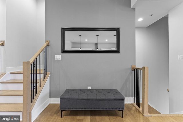 42464 MILDRED LANDING SQ, Ashburn, VA 20148