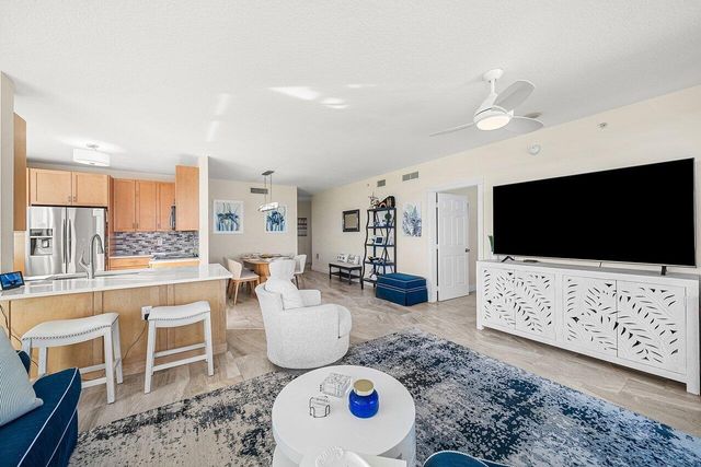 625 Casa Loma Boulevard 602, Boynton Beach, FL 33435