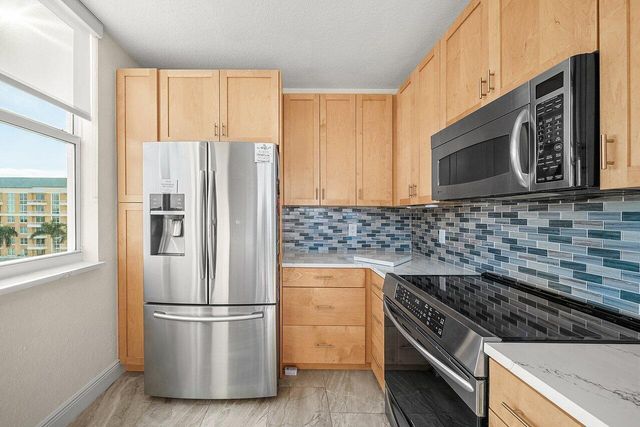 625 Casa Loma Boulevard 602, Boynton Beach, FL 33435