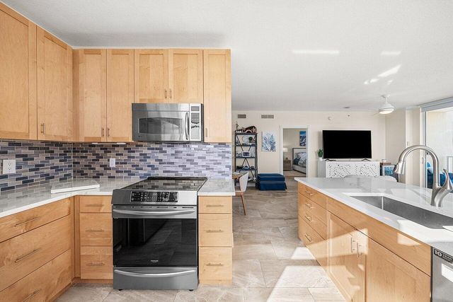 625 Casa Loma Boulevard 602, Boynton Beach, FL 33435