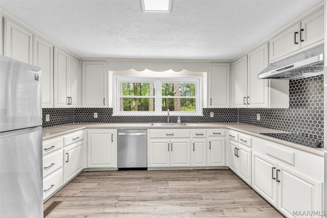 336 STONE RIVER Loop, Wetumpka, AL 36092