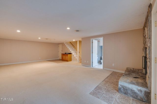 2809 Oak Cliff Court, Johnson City, TN 37601