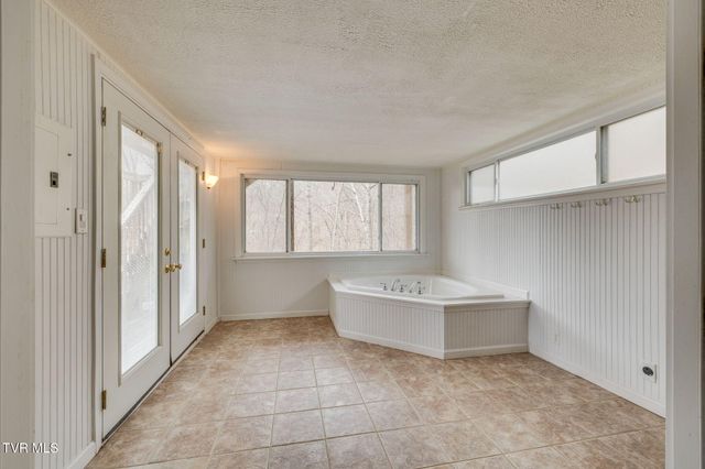 2809 Oak Cliff Court, Johnson City, TN 37601