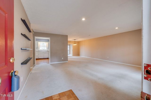 2809 Oak Cliff Court, Johnson City, TN 37601