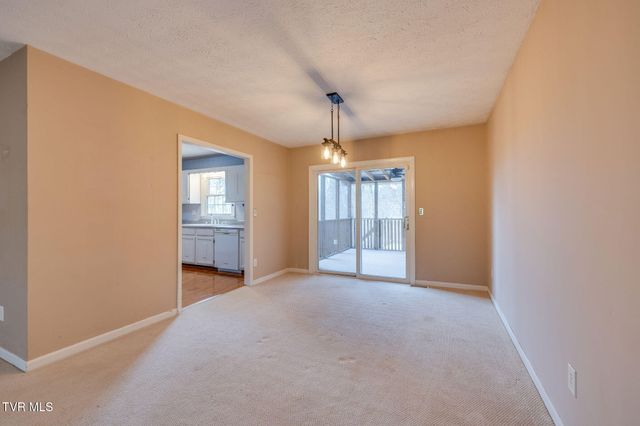 2809 Oak Cliff Court, Johnson City, TN 37601