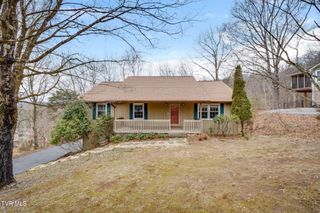 2809 Oak Cliff Court, Johnson City, TN 37601