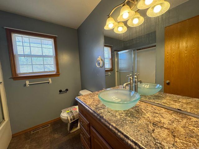 321 Cooper Street, Mountain Home, AR 72653