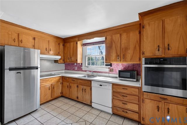 9201 Claymont Dr, Henrico, VA 23229