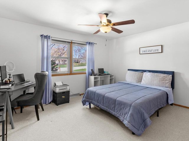 813 Riverview DRIVE, Plymouth, WI 53073