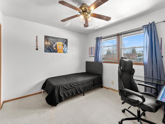 813 Riverview DRIVE, Plymouth, WI 53073