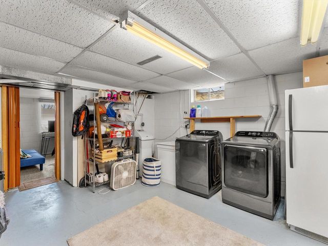 813 Riverview DRIVE, Plymouth, WI 53073