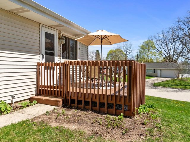 813 Riverview DRIVE, Plymouth, WI 53073