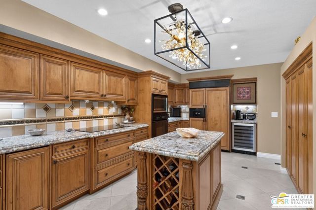 216 Kavenish Drive, Rancho Mirage, CA 92270