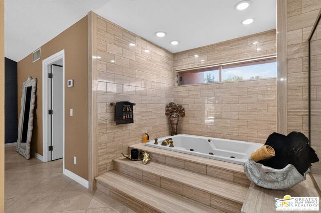 216 Kavenish Drive, Rancho Mirage, CA 92270