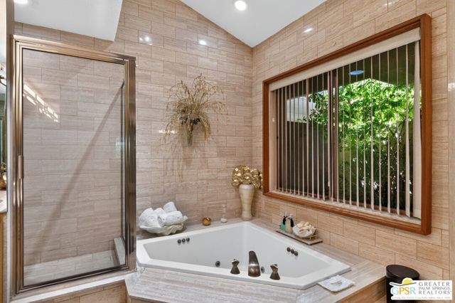 216 Kavenish Drive, Rancho Mirage, CA 92270